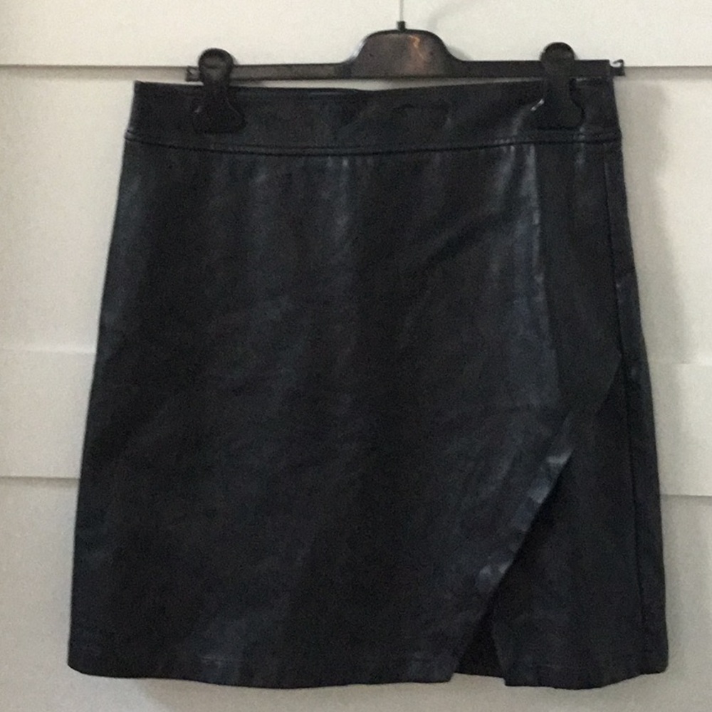 LOFT Lined Black Faux Leather Skirt Size M in great condition
